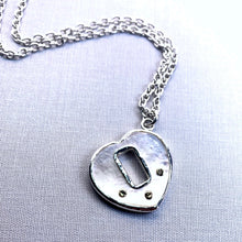 Load image into Gallery viewer, Open Heart Necklace