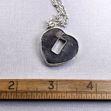 Load image into Gallery viewer, Open Heart Necklace