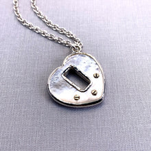 Load image into Gallery viewer, Open Heart Necklace