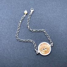 Load image into Gallery viewer, Framed Goldlip Button Bracelet

